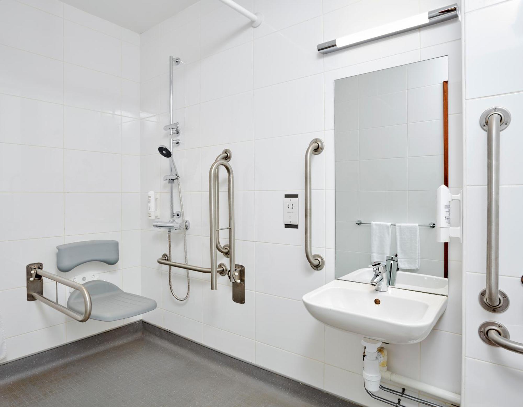 Chambre Double - Accessible aux Personnes à Mobilité Réduite