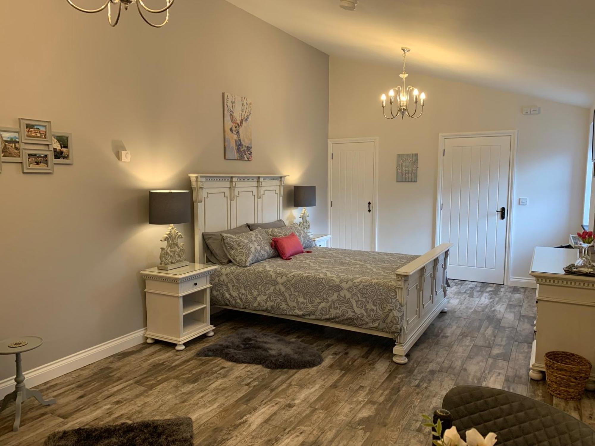 Deluxe King Suite