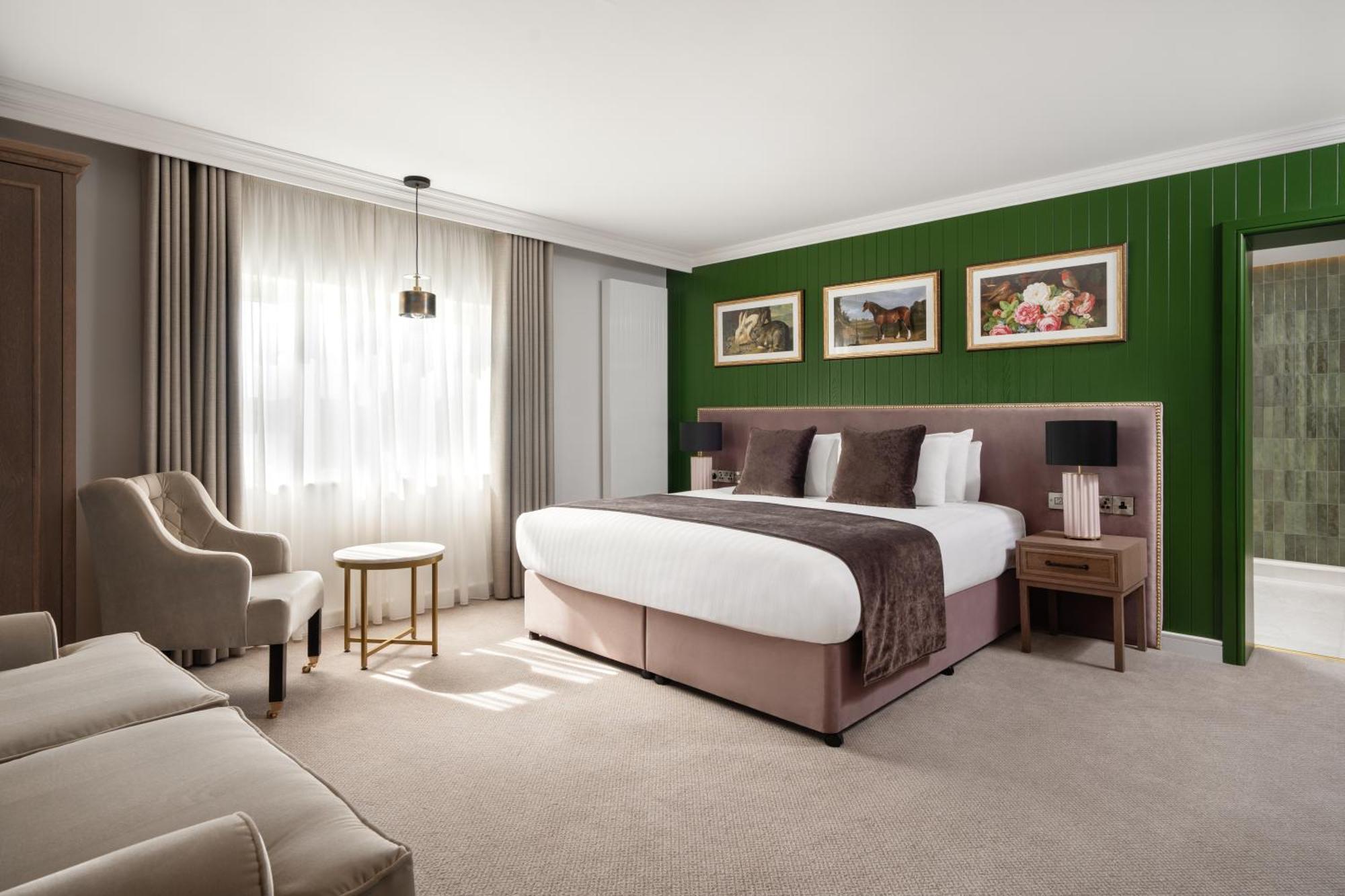 Superior King Room,1542634963:JPEG