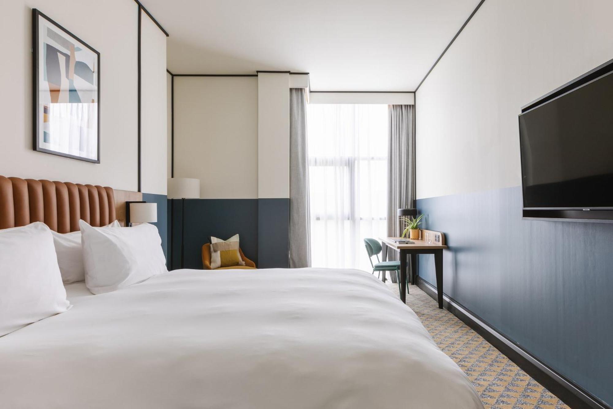 Premium Queen Room Rollaway Bed
