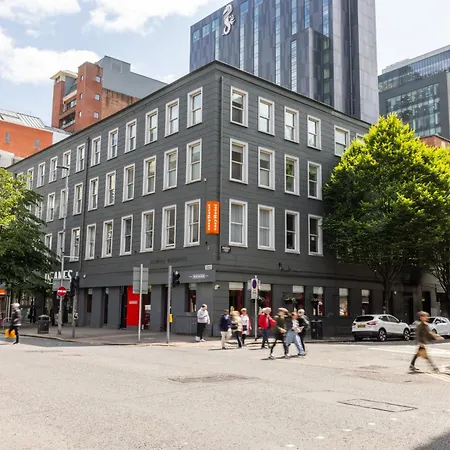 Easyhotel Belfast-3