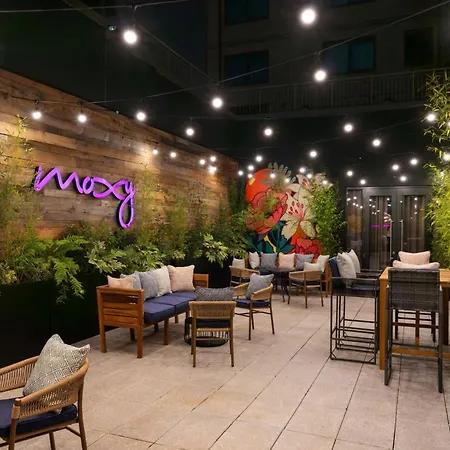 Moxy Belfast City-3